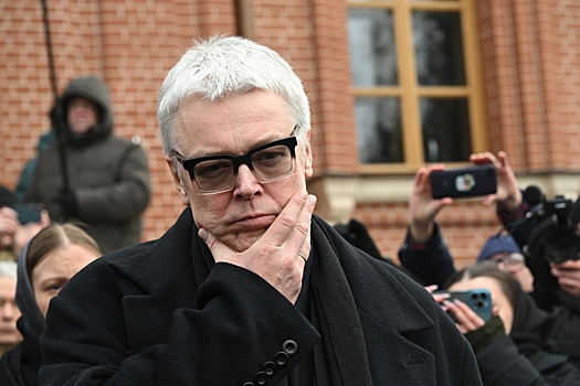 37 лет брака, смерть родных, творческий путь: жизнь Александра Стриженова