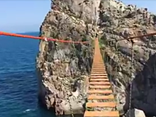 Самый длинный в Крыму подвесной мост открыли в Симеизе