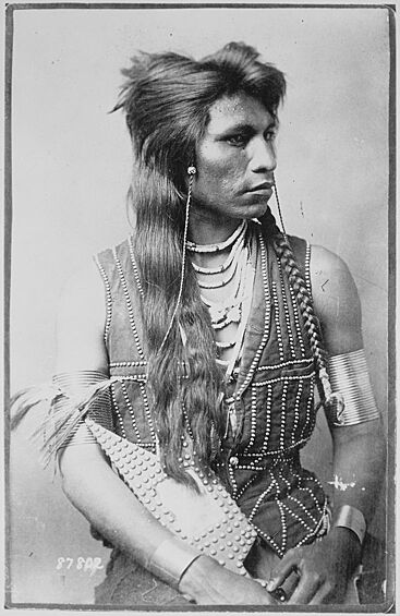 Даже среди индейцев на просторах Северной Америки имелся третий пол, бердаши.