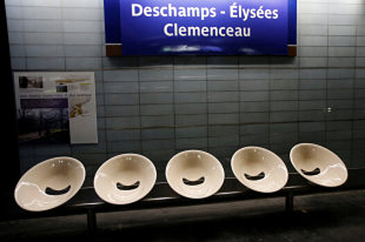 Более трех тысяч пассажиров были эвакуированы из парижского метро