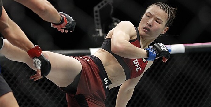 Жанг нокаутировала Андраде и стала первой китайской чемпионкой UFC.