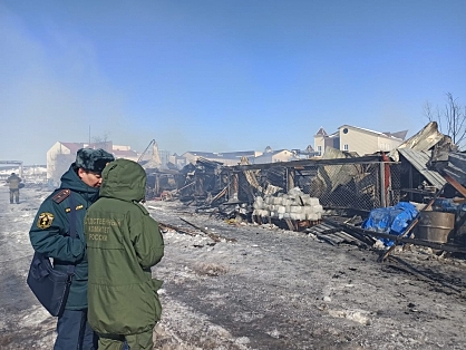 В Якутии на пожаре погибли двое детей и их мать. А также молодая соседка