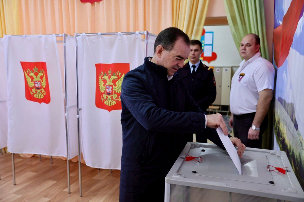 Губернатор Кубани проголосовал на выборах президента страны