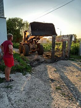 Под Орлом убрали самовольно установленные бетонные блоки