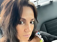 Светлана Светикова показала плоский живот через три месяца после родов
