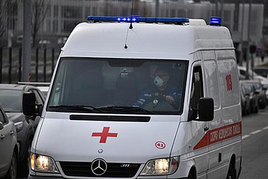 В депздраве высказали свою версию того, что произошло с пенсионером, якобы оставленным врачами в подъезде
