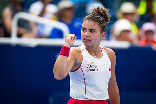 Жасмин Паолини обыграла Швёнтек и вышла в полуфинал турнира в Ухане