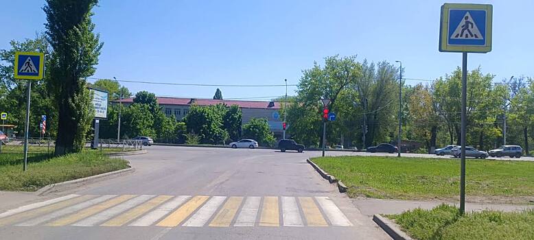 На Дону под колесами автомобиля погиб мужчина