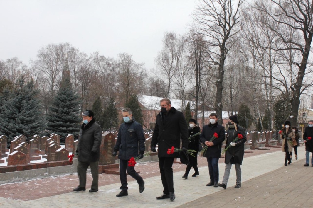 Вечный огонь на преображенском кладбище в москве
