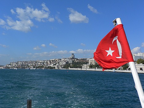 Более 600 туристов из РФ на два дня задержались в Турции из-за поломки самолета