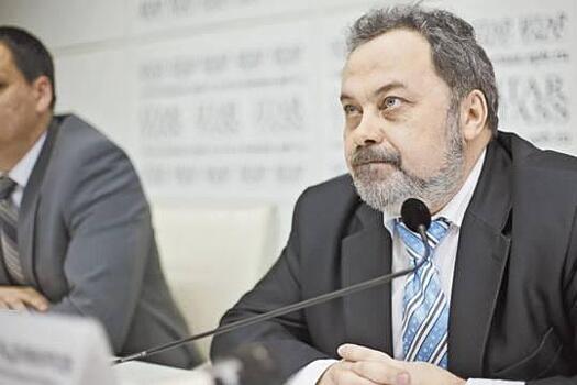 Стойка на голове - Почему ФАС переворачивает вверх ногами ситуацию с ценами на бензин?