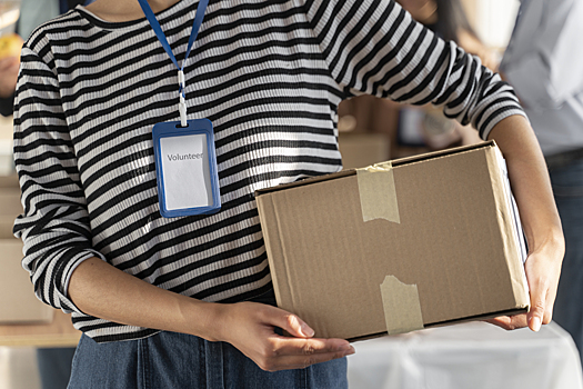 «Машину доукомплектуем, набьем гуманитаркой»: артисты «Ленкома» продолжают помогать российским войскам