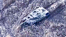 Минобороны РФ опубликовало кадры боевой работы танков Т-62М в зоне СВО