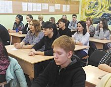 Школьникам предлагают выбрать специальность в Светлинском индустриальном техникуме