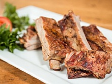 Как не набрать вес в новогодние праздники, рассказали ученые