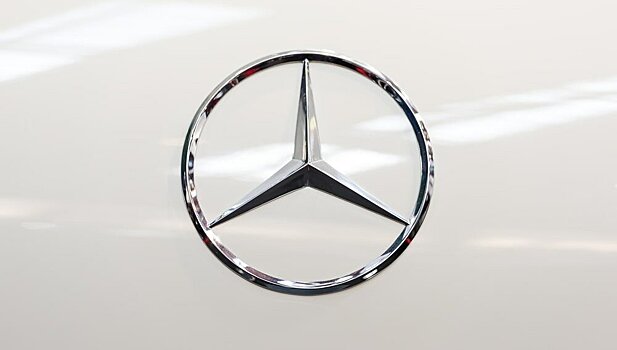 BMW проводила главу Mercedes-Benz Cars на пенсию трогательным видео