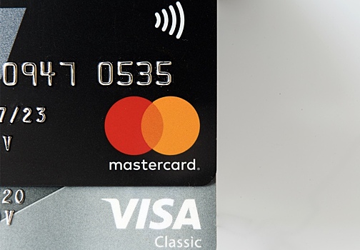 В Госдуме анонсировали возвращение Visa и Mastercard в Россию