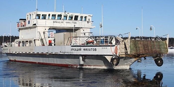 Водителей просят не ездить из Карелии в Ленобласть через Вознесенье из-за проблем с переправой 
