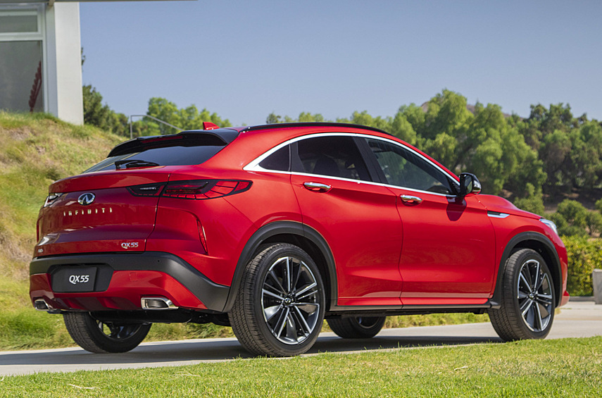 QX50 стоит в Штатах минимум 43 тысячи долларов, QX55 — не менее 50 тысяч. Выбора силовых агрегатов нет: турбодвигатель 2.0 с переменной степенью сжатия сочетается с вариатором. Непосредственного преемника машины не получат, но, по слухам, кроссовер на основе Nissan X-Trail всё же появится.