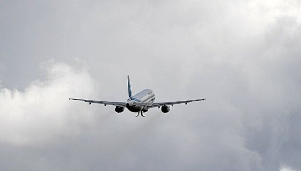 Самолет экстренно сел в Крыму