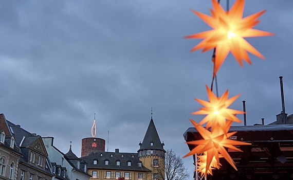 Власти ряда городов ФРГ отказались от новогодней иллюминации ради экономии