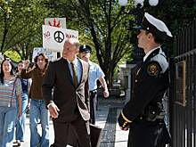 Почему сериал «Сантехники Белого дома» получился таким смешным