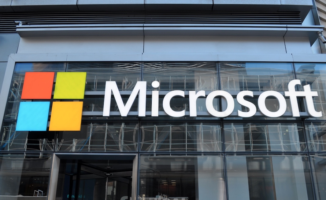 WSJ: Microsoft просит сотни сотрудников в КНР переехать в США