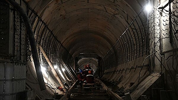 Поезд протаранил стену в московском метро