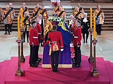 Президент Армении нарушил правила прощания с Елизаветой II