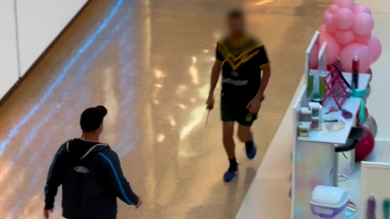 Полиция Австралии установила личность нападавшего в ТЦ Сиднея