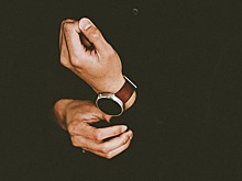 Неизвестный украл у студента столичного вуза золотые часы, ювелирные изделия и телефон на 1,7 млн руб.