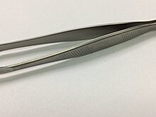 Мужчина четыре года прожил с пинцетом в пенисе