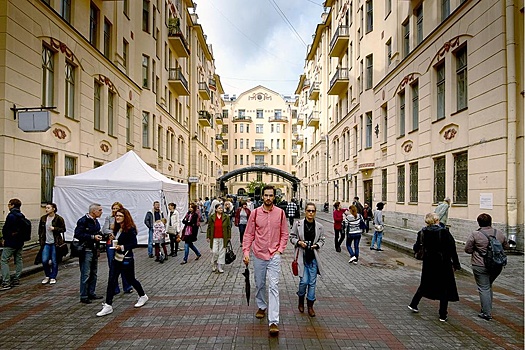 На улице Рубинштейна из-за нового закона закрылось несколько баров