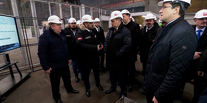 Головченко в Нижнем Новгороде ознакомился с линейкой машин ГАЗ и побывал на производстве судов