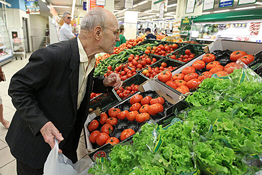 В России резко подскочили цены на огурцы и помидоры