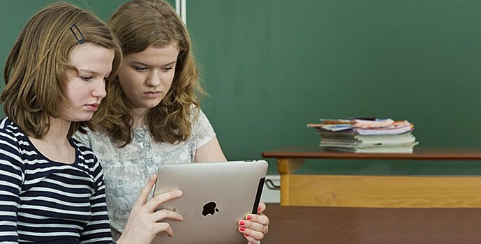 Москалькова предложила выявлять депрессию учеников в Сети