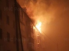 Крышу дома в Невельске, пострадавшего при пожаре, восстановят к весне