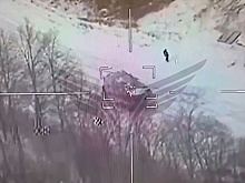 Минобороны показало кадры уничтожения M2 Bradley FPV-дроном