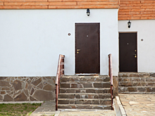 Делаем доводчик для двери своими руками из подручных материалов