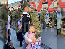 Команду мобилизованных ямальцев проводили из Тюмени на допподготовку. ВИДЕО