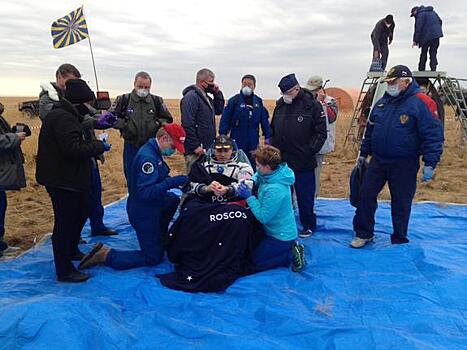 Российские спасатели ЦВО вернулись из Казахстана после обеспечения посадки «Союза МС-16»