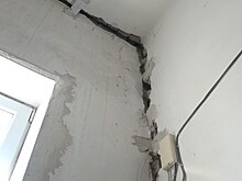 «Расселят или похоронят». В Пионерском рушится жилой дом