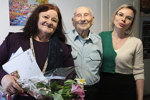 Анапского ветерана со 100-летием поздравил депутат