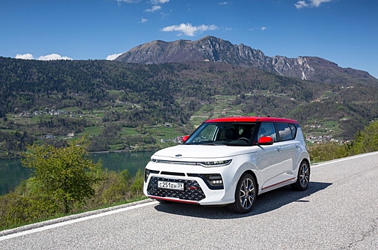 Названы рублевые цены на новый Kia Soul