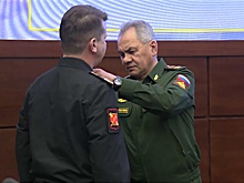 Шойгу наградил военврачей за борьбу с COVID-19