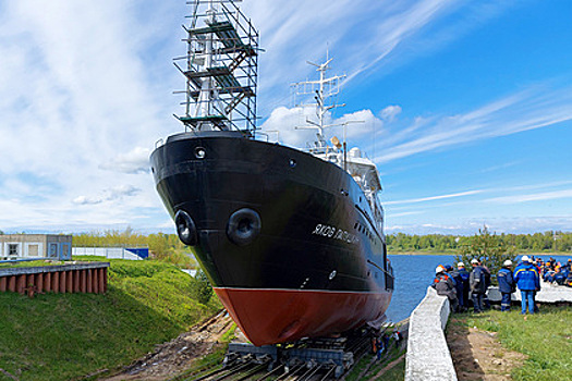В Ярославской области спустили на воду малое гидрографическое судно