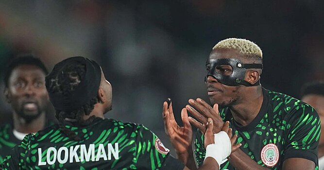 Сборная Нигерии отказалась тренироваться и играть с Алжиром в 1/4 финала Кубка Африки из-за задержки премий. Министр финансов пообещала, что скоро игрокам и тренерам заплатят