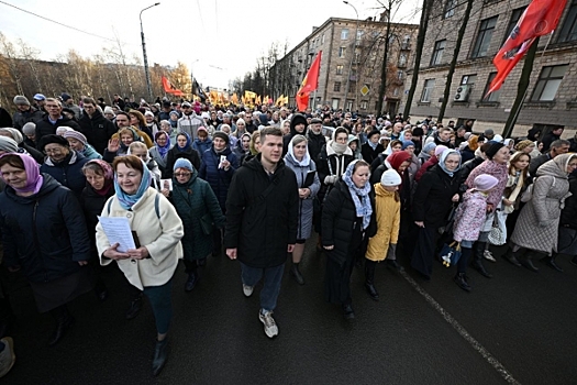 Тысячи  верующих прошли крестным ходом в День народного единства в Петрозаводске