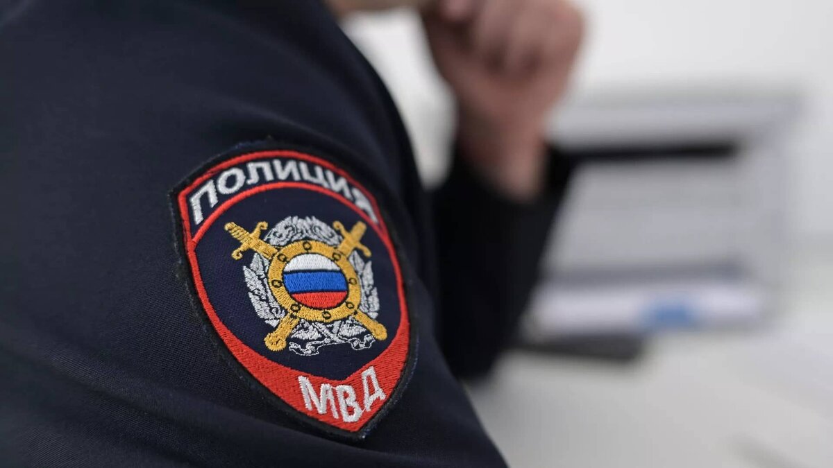В Москве трое мигрантов напали на молодого человека из-за розовой футболки