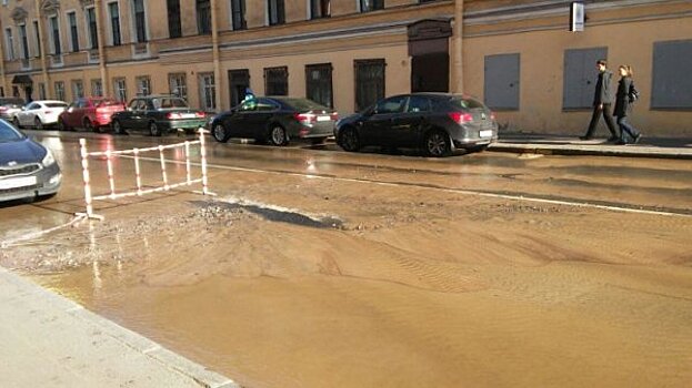 Водоканал Петербурга сообщил о ликвидации подтопления на Коломяжском проспекте